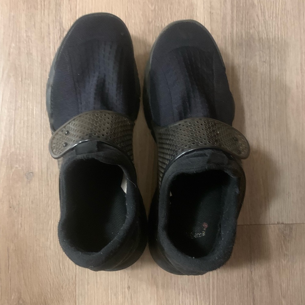 Nike Men's Black and Brown Athletic Shoes